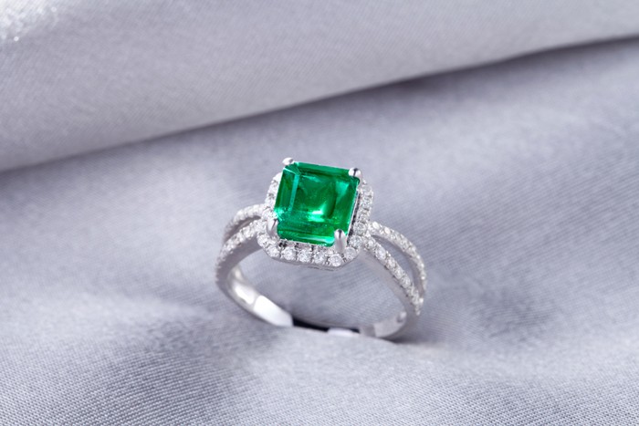 1 Carat princess cut Emerald and Diamond Halo Engagement Ring in White ...